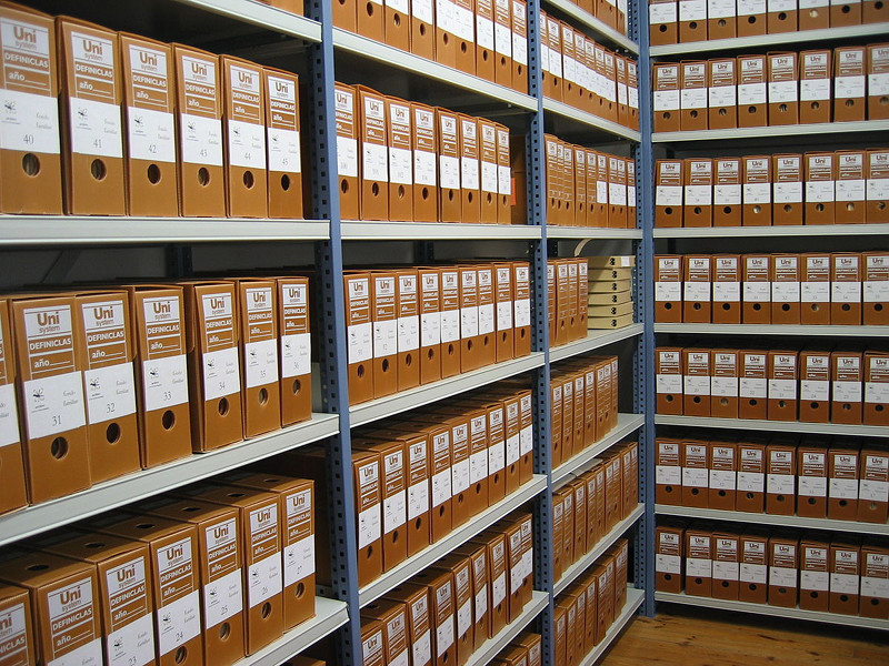 Архив обеспечивает сохранность документов в течение всего срока хранения
