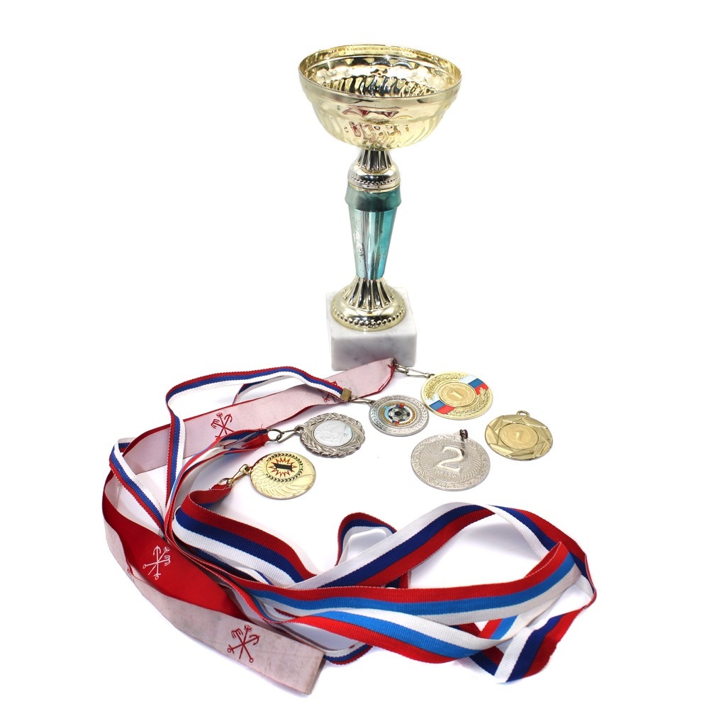 Медали, ленты, кубки
