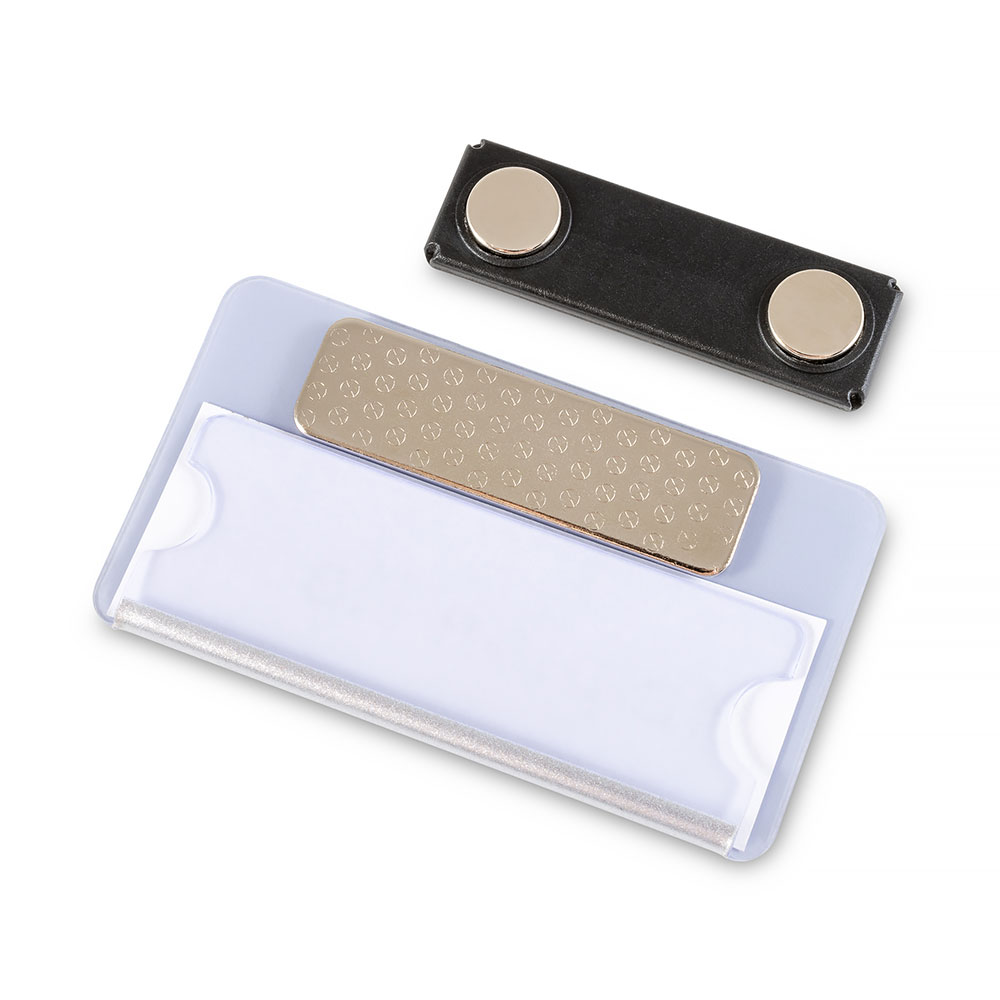 Бейджи на магните и самоклеящиеся