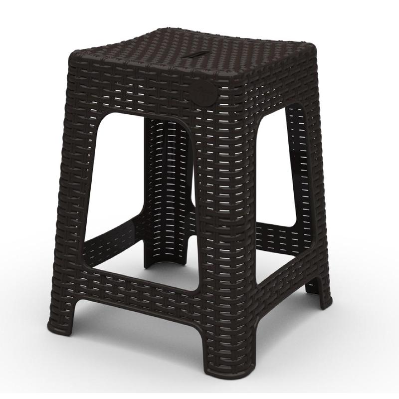 Пластиковые стулья