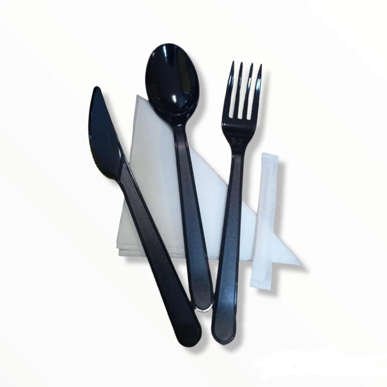 Столовые приборы одноразовые