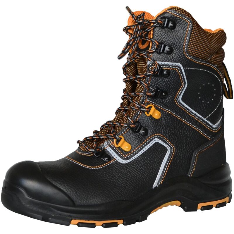 Ботинки с высокими берцами