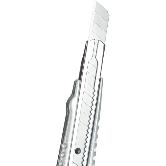 Нож универсальный Attache Selection 9 мм металлический с цинковымпокрытием