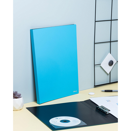 Папка с зажимом Комус голубая, с карманом для CD/визитки