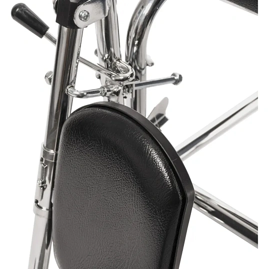 Кресло-каталка , с сан. Осн., литые колеса, ш.с.44см., Barry W2