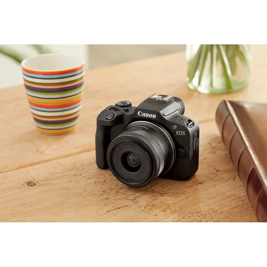 Фотоаппарат Canon EOS R100 Kit + RF-S 18-45mm IS STM (6052C012)