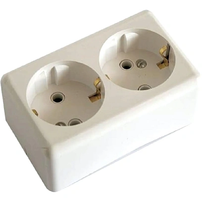 Розетка 2-местная открытой установки с заземл РА 16-011, 16А, IP20