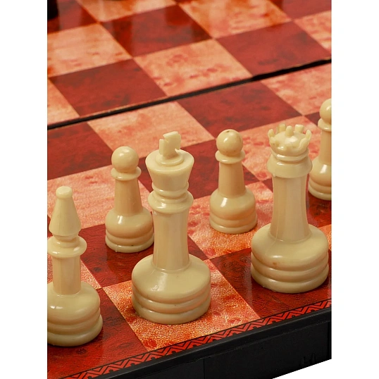 Настольная игра Шахматы пласт 'Классика',доска 30x30см, с фигурами,10643384