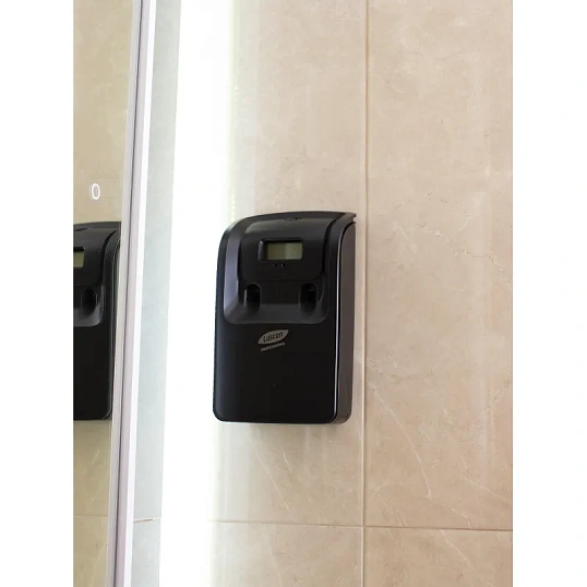 Освежитель воздуха автоматический (диспенсер)LuscanProfEtalon черный 151082