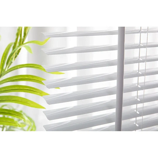 Жалюзи Комус Мебель алюминиевые 140x160см, белые
