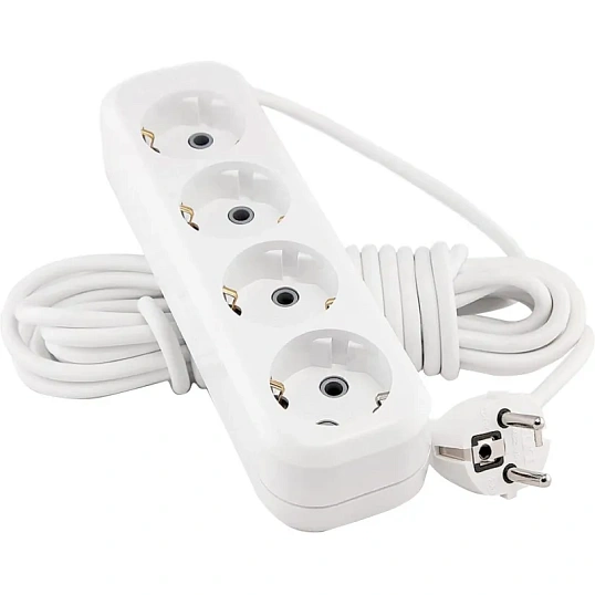 Удлинитель LUX У4-Е-03 4-местный с з/к, 250В 16А, 3м