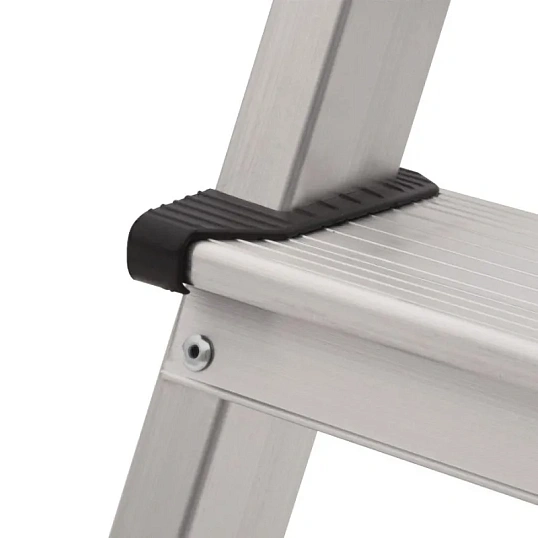 Стремянка алюминиевая 6 ступеней Новая Высота  1110106