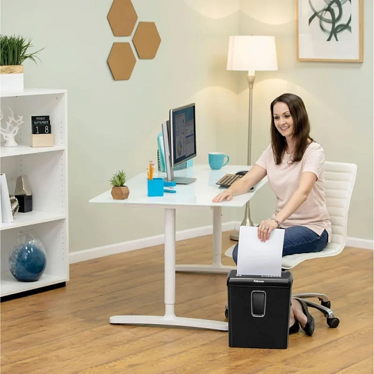 Шредер (уничтожитель) Fellowes Powershred P-30C, 4 ур.секр., 6 лист, 15л