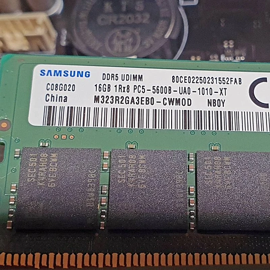 Модуль памяти Samsung DDR5 DIMM 16Gb, 5600Мгц, (M323R2GA3EB0-CWM)