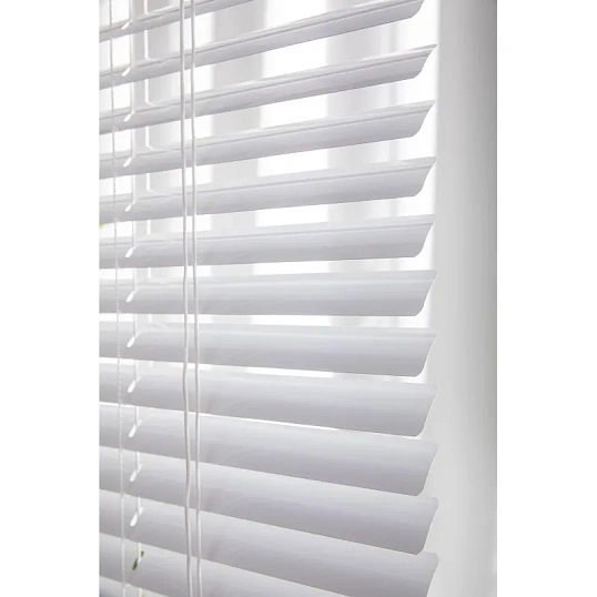 Жалюзи Комус Мебель алюминиевые 140x160см, белые