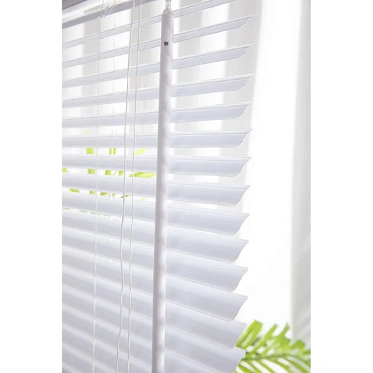 Жалюзи Комус Мебель алюминиевые 140x160см, белые