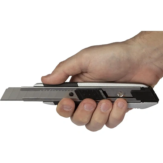 Нож универсальный Attache Selection 18мм,мет.нап.,усил.алюм.корп.,Auto lock