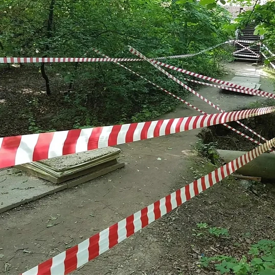 Лента оградительная красно-белая 50мм х115м упаковка 6 роликов