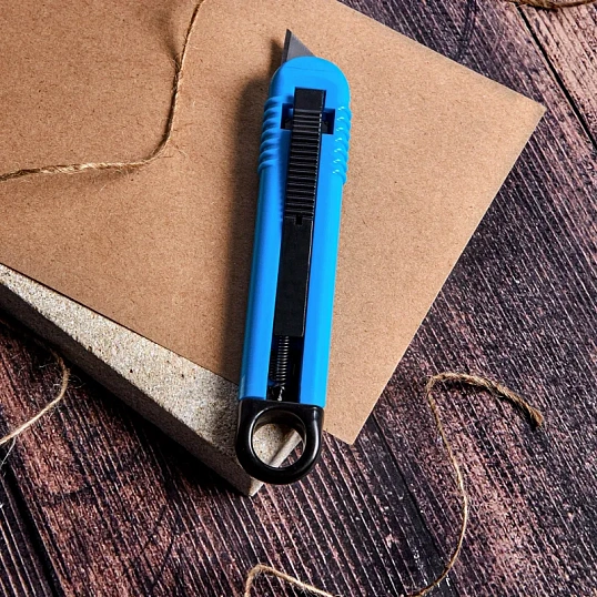 Нож безопасный TOPFORT для вскрытия упак.матер.,19мм трапец.,пластик ABS