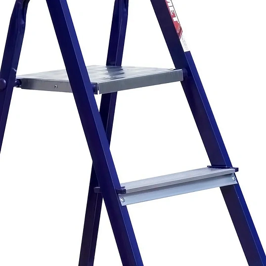 Стремянка Алюмет стальная окрашенная с алюминиевыми ступенями  7 ст. М8407